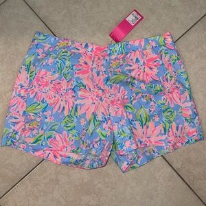 Lilly Pulitzer - Shorts size Small, pretty floral pattern